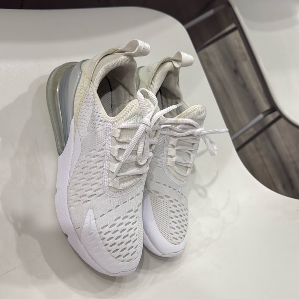 Nike Air max 270. Sz 4 1/2. Barely worn . Good condition.